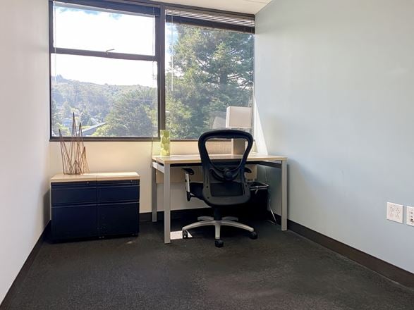 CA, Sausalito - Harbor Drive Executive Park