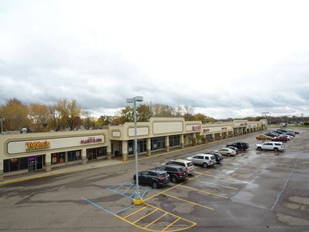 Pickwick Shopping Center - Warren