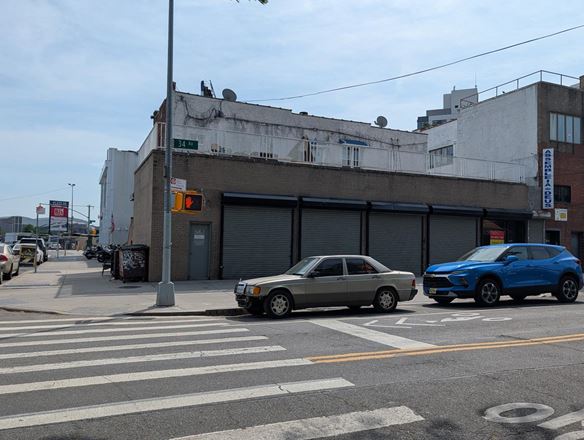 45-18 34th Ave