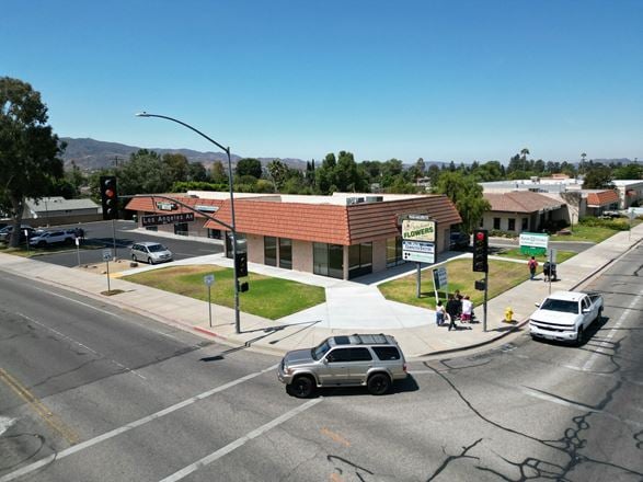 Newly Renovated Retail Available | Los Angeles + Sequoia