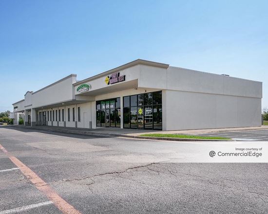 4445 Saturn Road & 1430-1518 Northwest Hwy