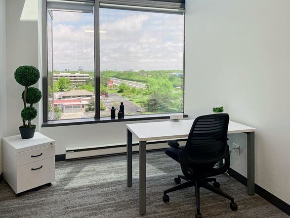 Regus - Westmont - Oakmont Plaza Drive