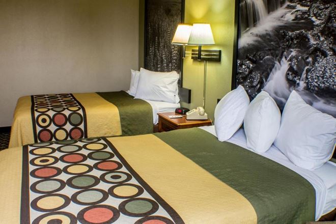 AUCTION: Quality Inn & EconoLodge | 202 Rooms | 14.58 AC | Erie PA