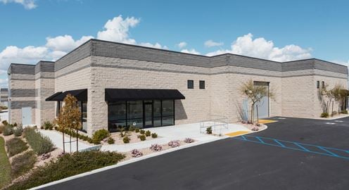 Industrial Manufacturing/Distribution Building Off Jensen Ave