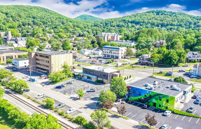 South Roanoke Location with Parking