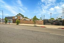 4204-4208 W Burbank Blvd 