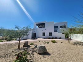 736 N Country Club Dr