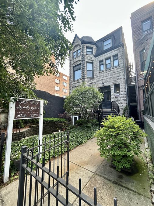 2438 N Clark - +/- 1,750 SF Commercial Space for Lease
