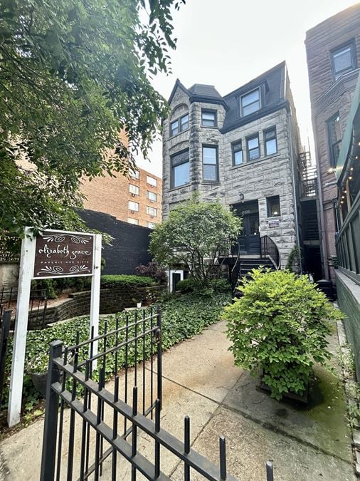 2438 N Clark - +/- 1,750 SF Commercial Space for Lease