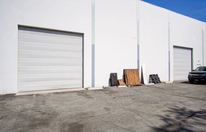 11400 Downey Ave