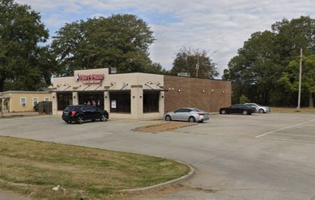 Retail space for Sale at 616 U.S. 82 in Indianola