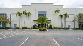 Office property in Pembroke Pines, FL