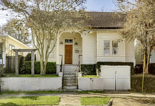 Cottage-Style Office Building In Beauregard Town