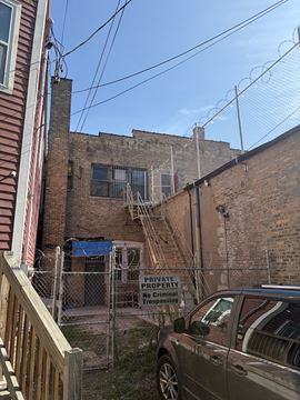 3330 N Milwaukee Ave