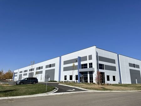Tollway Corporate Center - 300 Overland - North Aurora