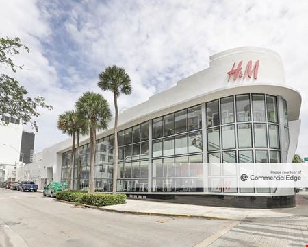 Retail space for Rent at 551 Lincoln Road in Miami Beach