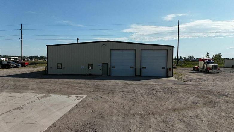 Moorhead 8330 SF Shop
