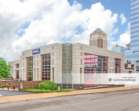 Office space for Rent at 10 North Hanley Road in Clayton