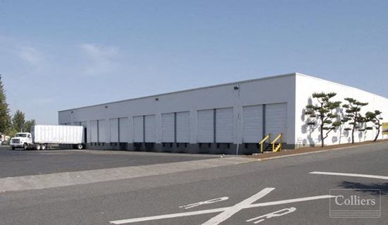Airport Adjacent Industrial Building ¦ ±13,950 SF