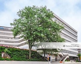 3001 Stamford Square