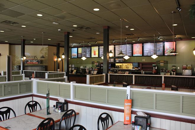 River Oaks Center - 3,240 SF Restaurant Space - Flowood MS