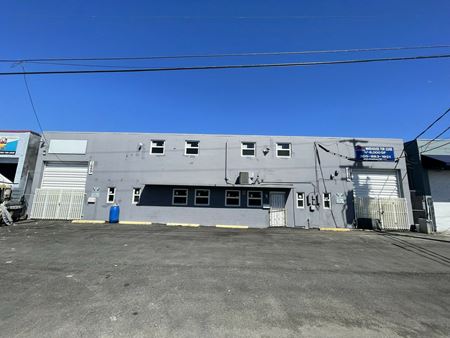 Industrial space for Rent at 1665-69 W 33rd Pl - 8,000 SF in Hialeah