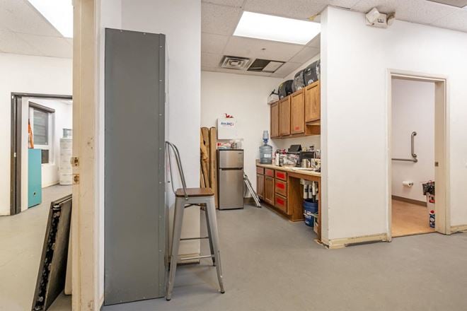 Flex Commercial Building For Sale