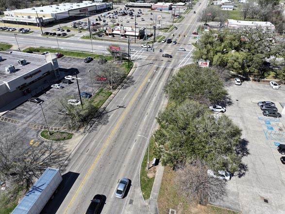 Moss Street Lafayette LA-3747