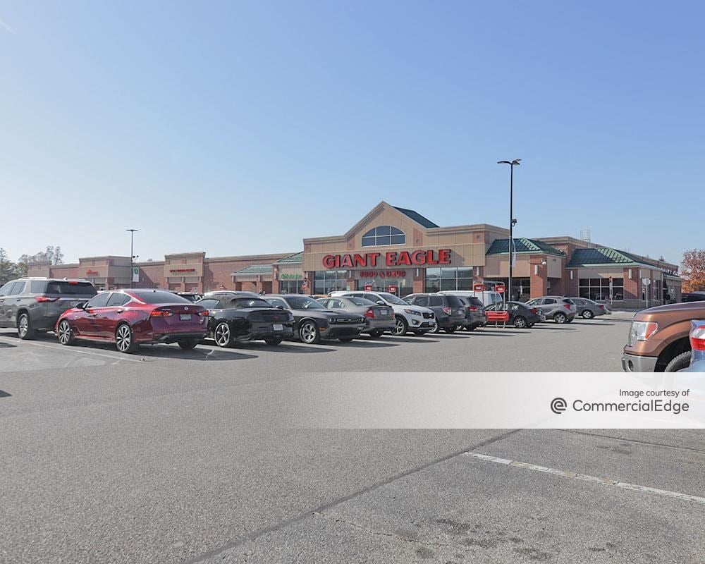 Brunswick Town Center - Giant Eagle 