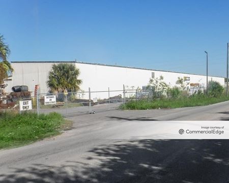 Industrial space for Rent at 3135 Hanson Street in Fort Myers