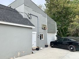 2,584 SF Auto Shop for Sale