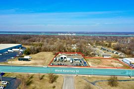 4,512 SF Office / Warehouse Building For Sale with 1.66 Acres near I-44