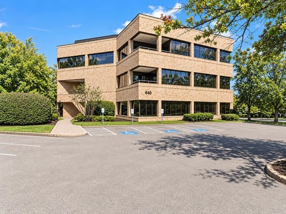 350 sentry pkwy #640