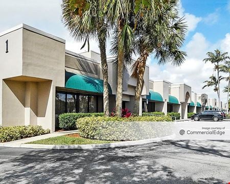 Photo of commercial space at 6555 Powerline Road in Fort Lauderdale