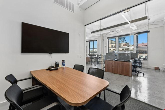 215 Park Ave S