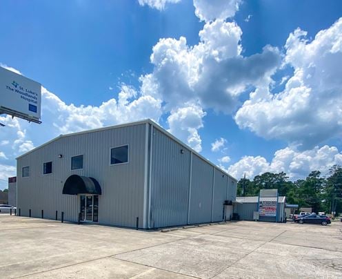 Retail/Office/Flex I-45 Building for Sale