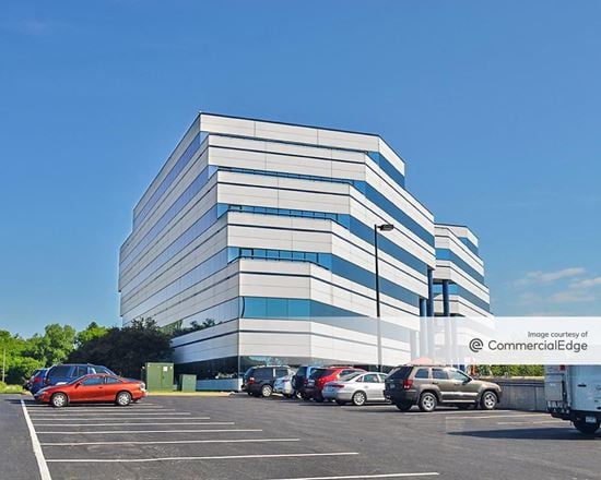 Broadway Corporate Center - Broadway Place West