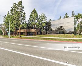 Metro Pointe Business Center - 940 & 950 South Coast Drive