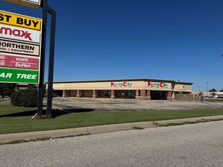 Retail space for Rent at 6866 W. Kellogg Dr. in Wichita