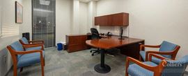 ±244,945 SF Crane-served Industrial Building