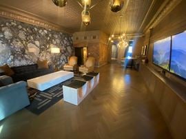 The Vault - 4803 Broadway Street