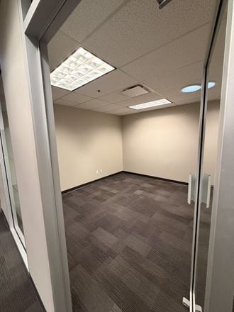 852 Fort Street (300)