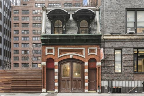 148 E 40th St