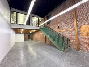 GRND FLR RETAIL SPACE w/ 2ND FLR!