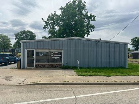 Industrial space for Sale at 206 Derby St in Pekin