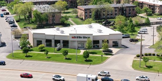 535 W Higgins Rd