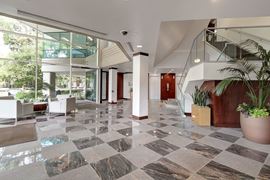 Gateway Oaks II - 2151 River Plaza
