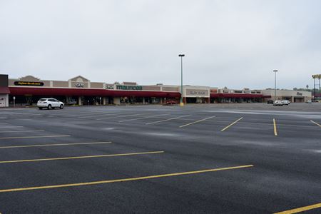 Town & Country Plaza Shopping Center - Searcy