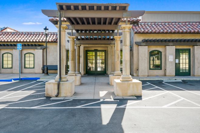 Mariner's Mile Medical Plaza