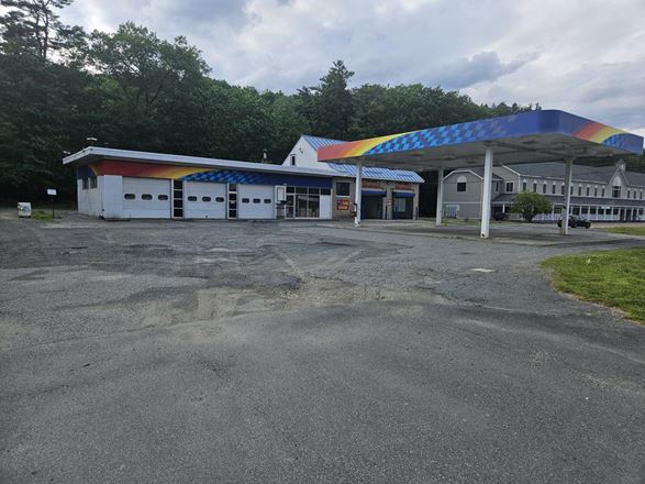 retail lot @ I-89 & I-91